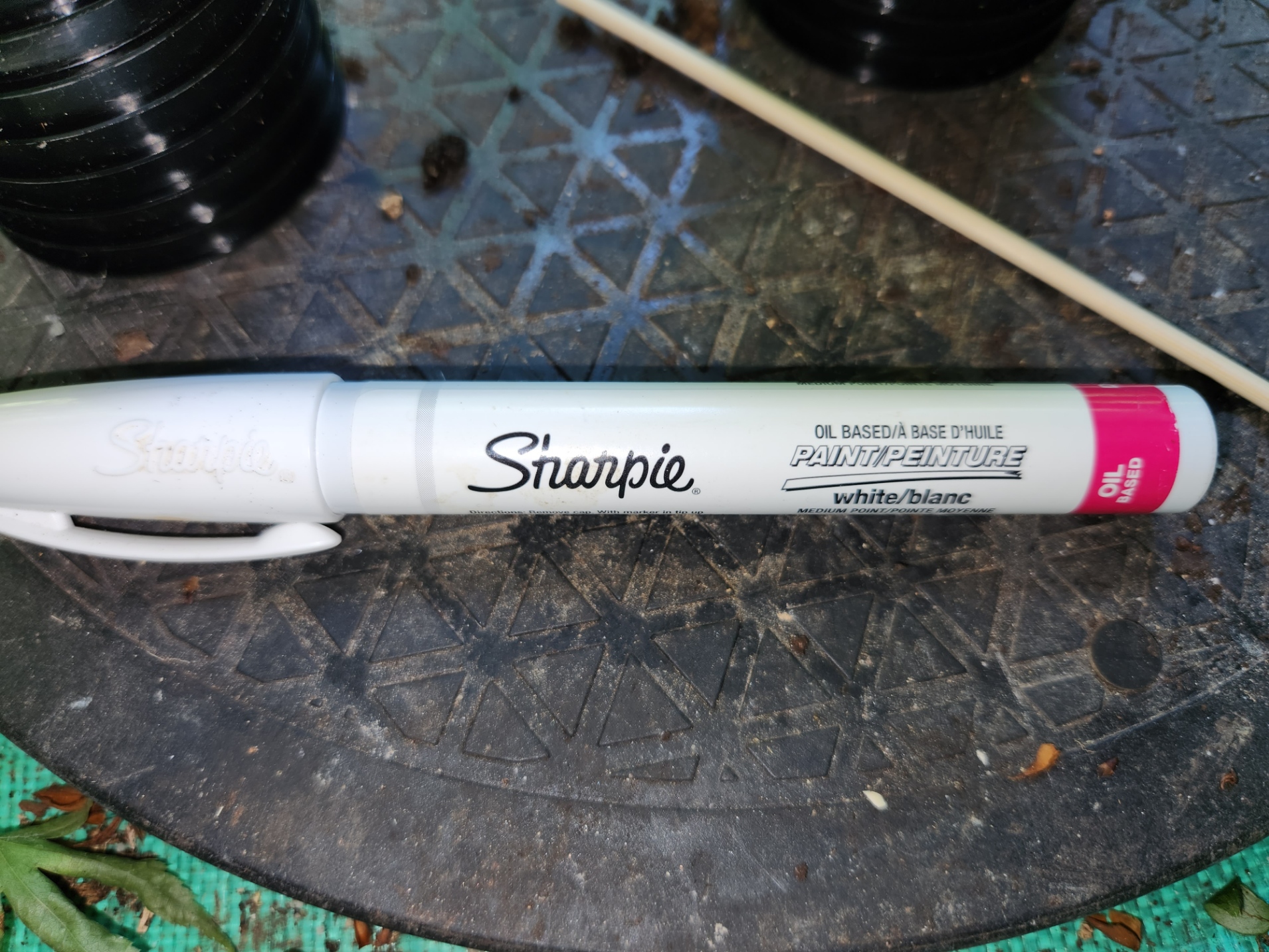 Sharpie paint pen